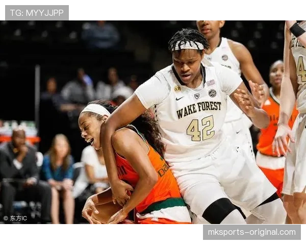 犯规判定以不合理身体接触为准，裁判以接触强度与阻碍意图判断