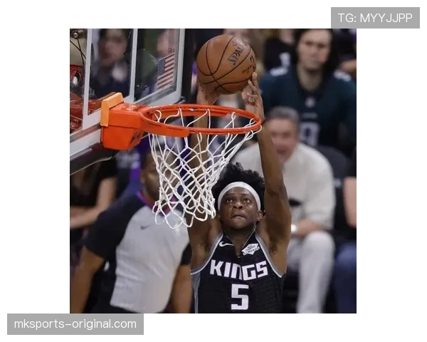 福克斯无球跑动效率提升，改变国王进攻结构