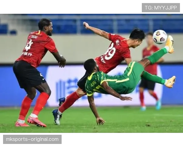 门将规则：禁区内用手与回传球判罚要点